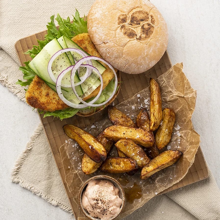 Fisk-ish burgare med klyftpotatis
